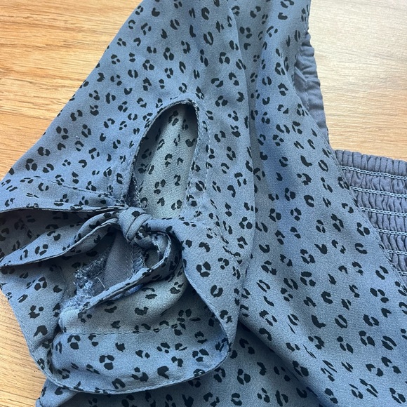 Abercrombie & Fitch blue leopard print tie-sleeve flowy mini dress XS V-neck - Picture 8 of 12